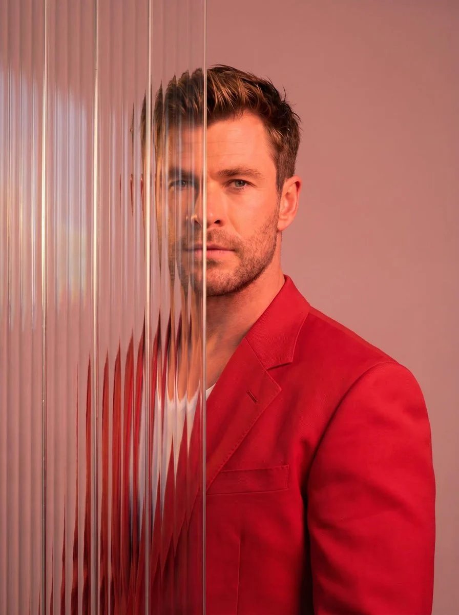 prompt seen Premium AI Prompt: A Striking Editorial Portrait Photograph gemini ai photo