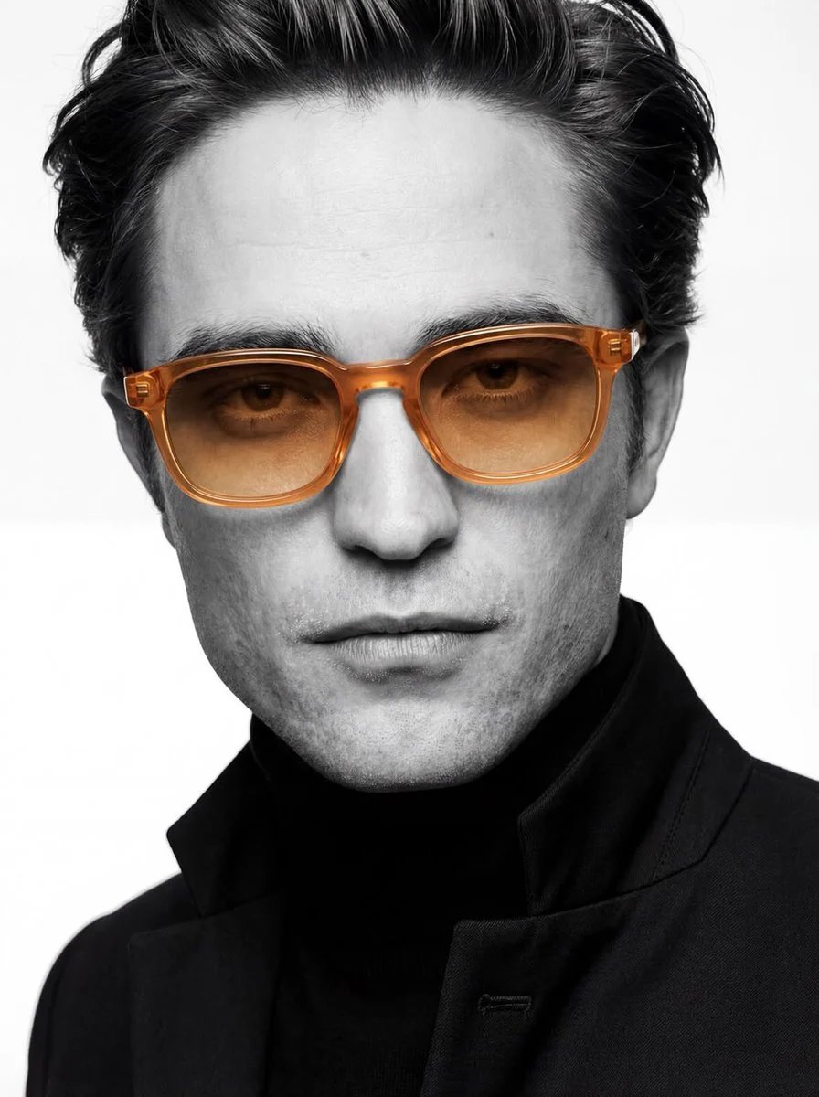 prompt seen Premium AI Prompt: Ultrarealistic Studio Portrait Closeup ai photo 4