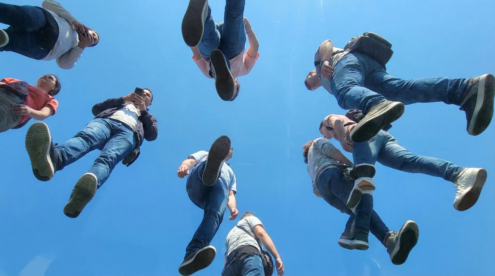 prompt seen Premium AI Prompt: View From Under A Plane ai photo 4